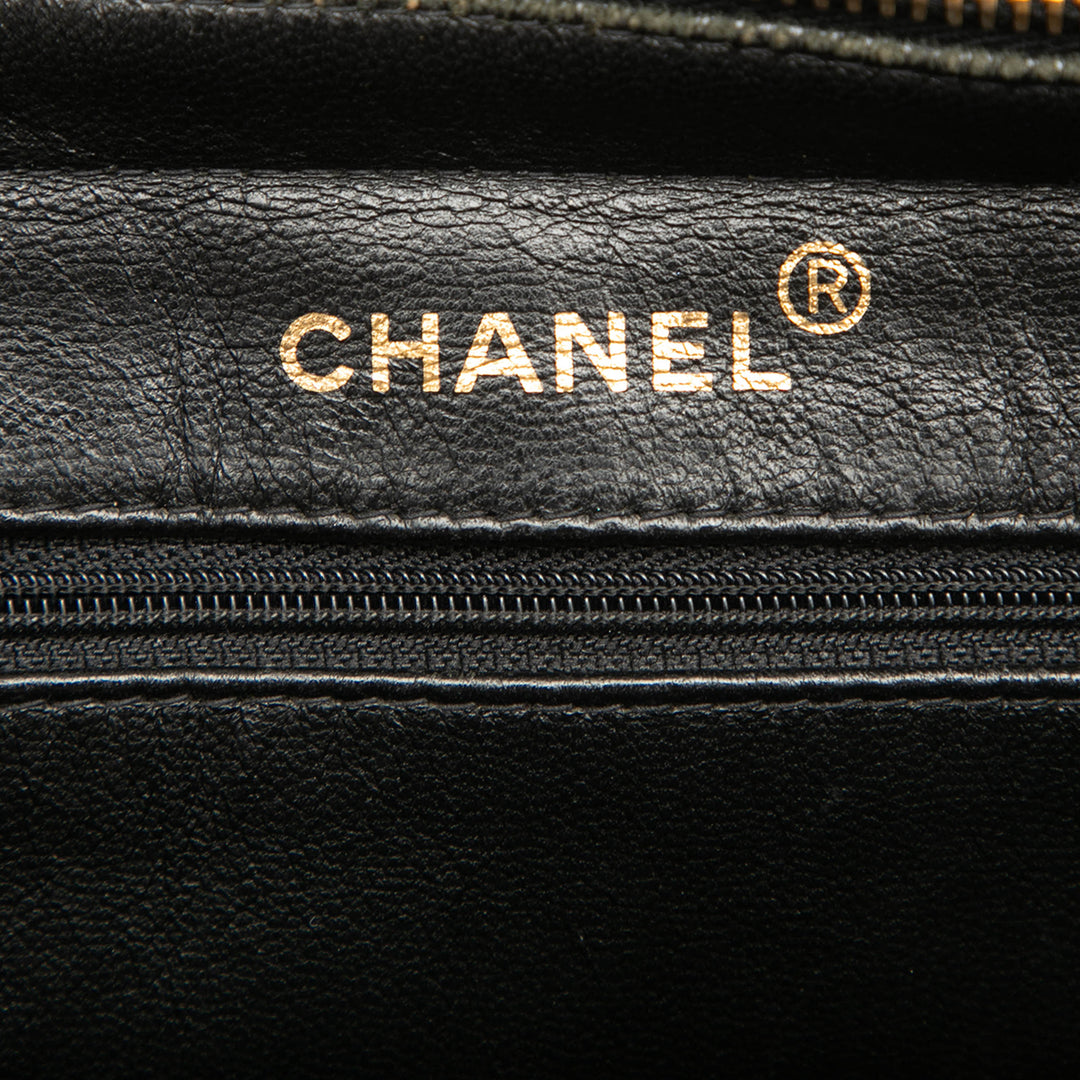 Chanel CC Vertical Quilt Cuir d’agneau Medallion Sac bandoulière
