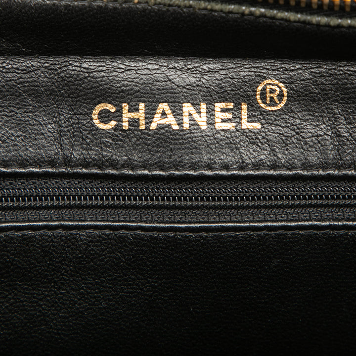 Chanel CC Vertical Quilt Cuir d’agneau Medallion Sac bandoulière