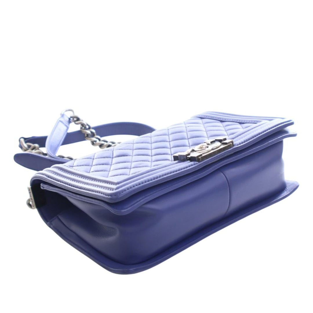 Chanel Medium Matelassé Cuir d’agneau Boy à rabat – GABY PARIS Authentique