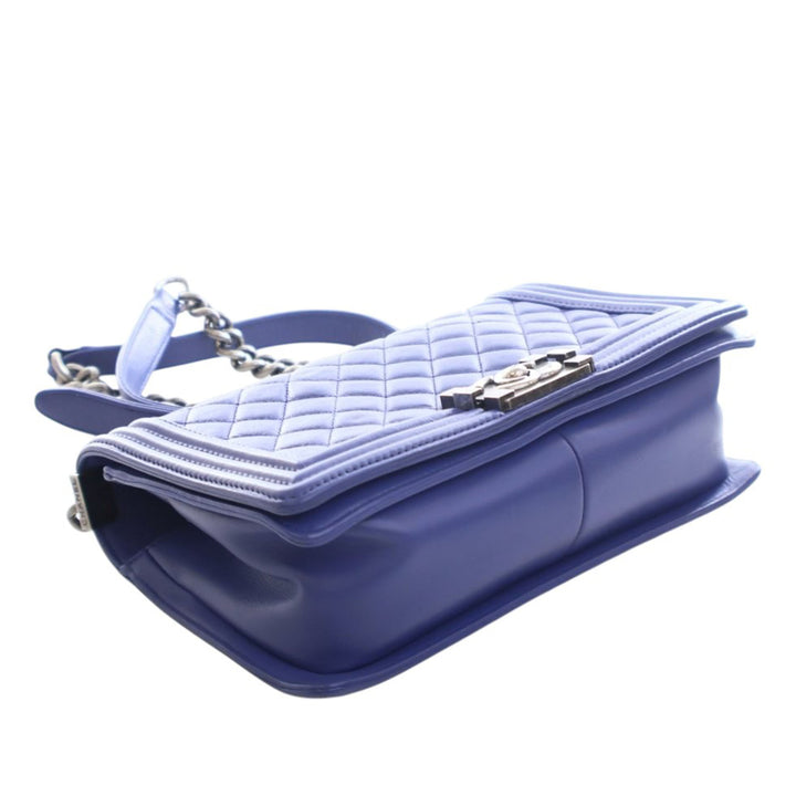 Chanel Medium Matelassé Cuir d’agneau Boy à rabat – GABY PARIS Authentique