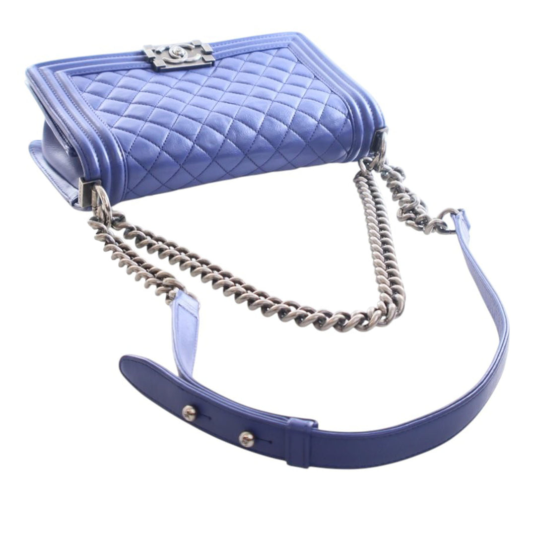 Chanel Medium Matelassé Cuir d’agneau Boy à rabat – GABY PARIS Authentique