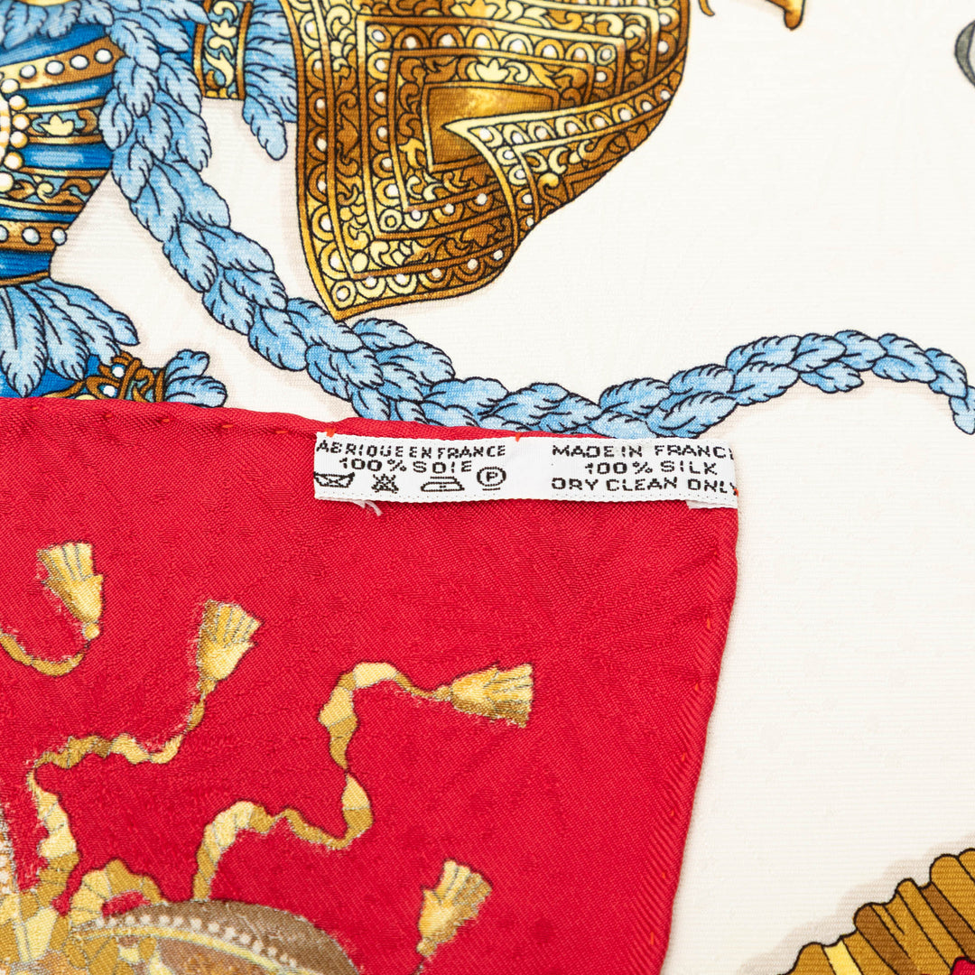 Les Fêtes du Roi Soleil Foulard 90 Rouge