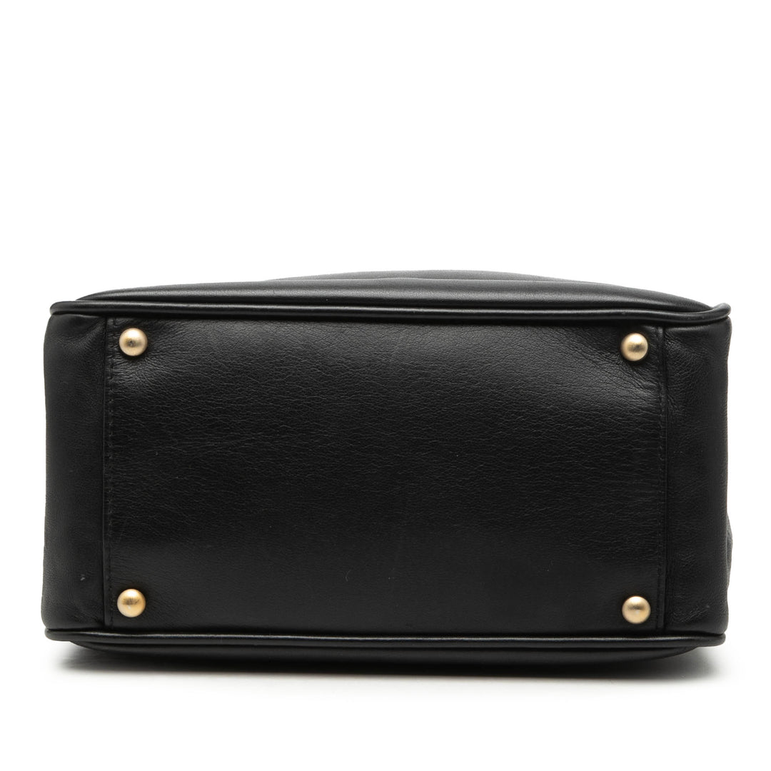 Chanel Cuir d’agneau embossé Camellia Logo Cabas