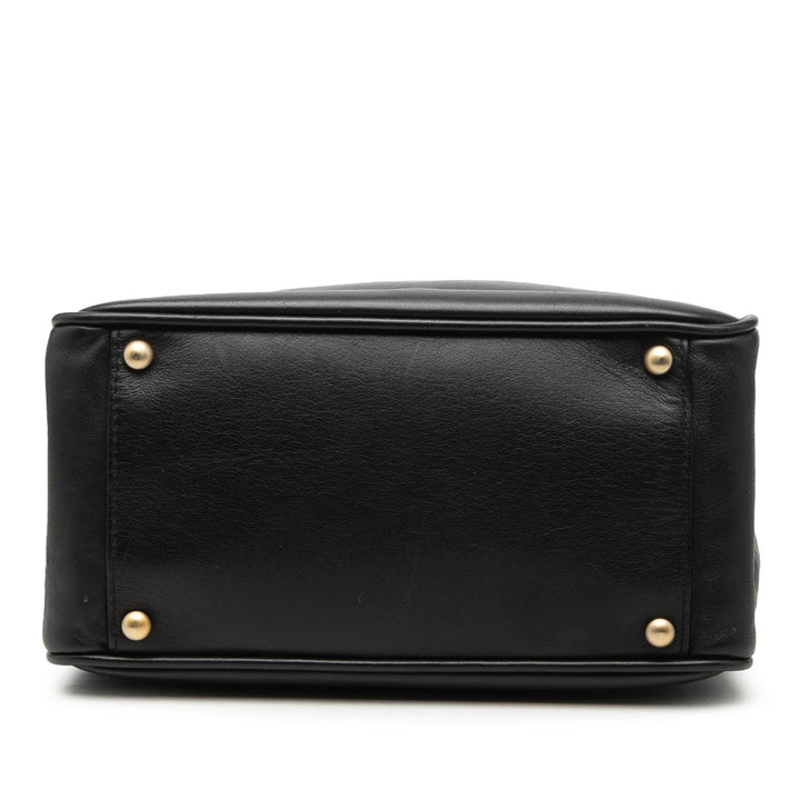 Chanel Cuir d’agneau embossé Camellia Logo Cabas