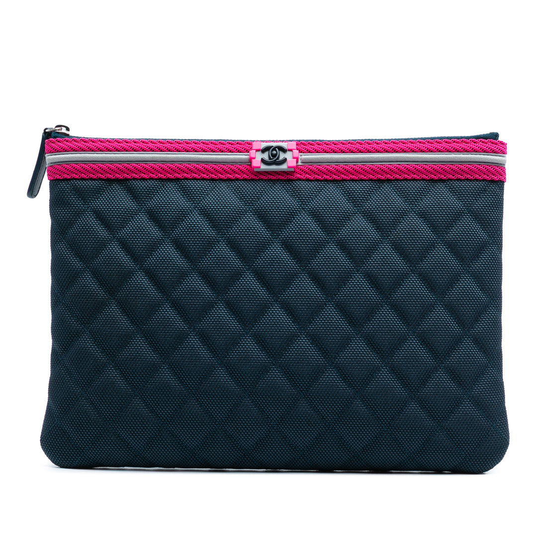 Chanel Medium Quilted Nylon Fluo Boy O Étui Pochette Bleu – GABY PARIS Authentique