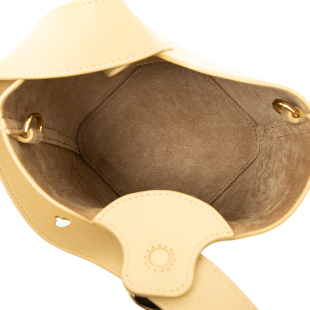 LOEWE Sac seau Pebble Mini Cuir de veau Jaune – vue 4 – GABY PARIS