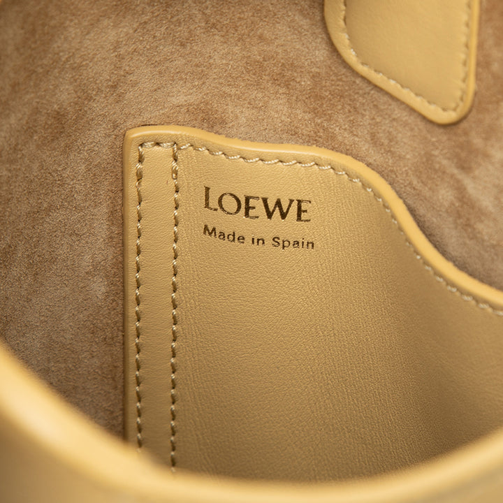 LOEWE Sac seau Pebble Mini Cuir de veau Jaune – vue 5 – GABY PARIS