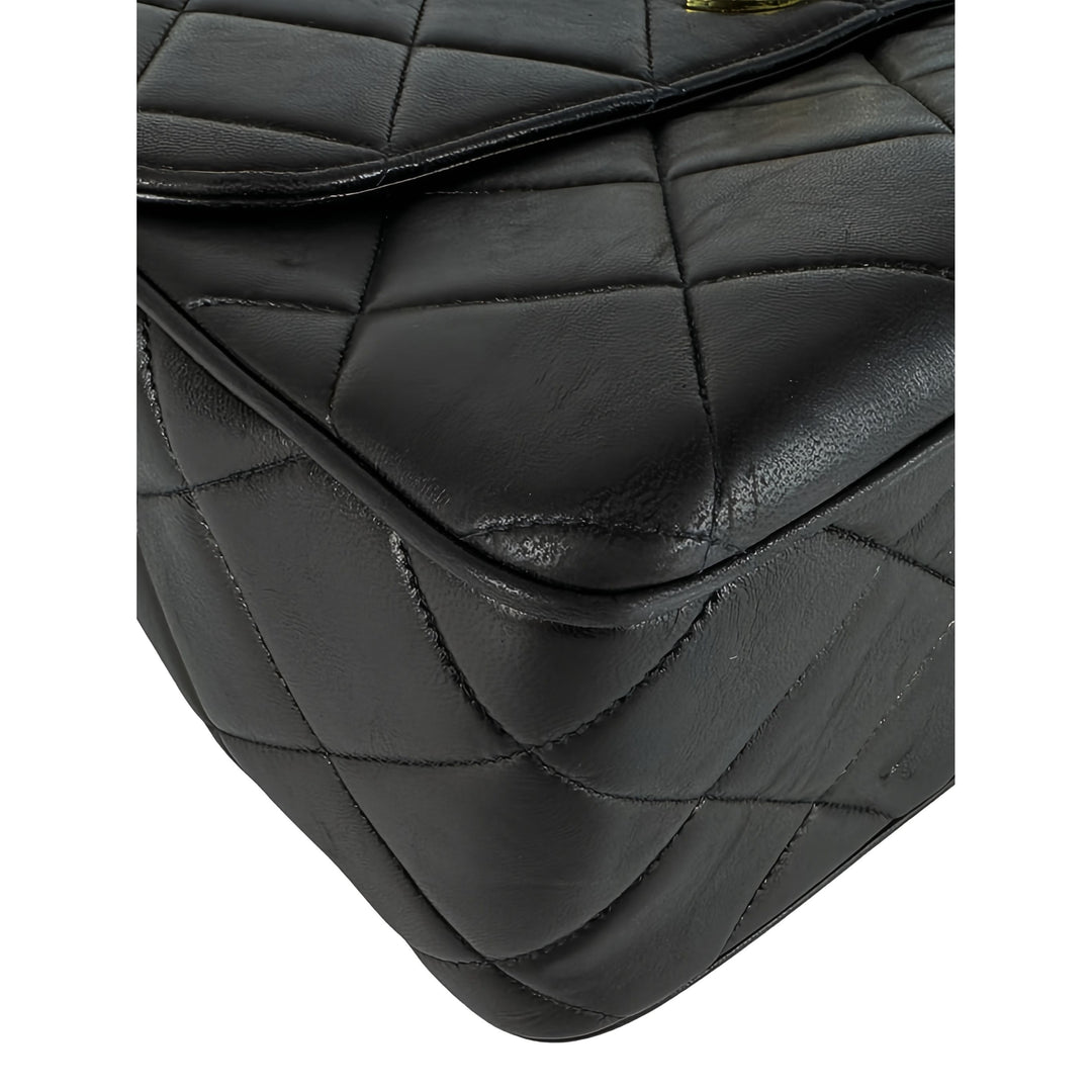 Chanel CC Matelassé Carré Rabat simple XL Cuir d'agneau Noir – vue 7 – GABY PARIS
