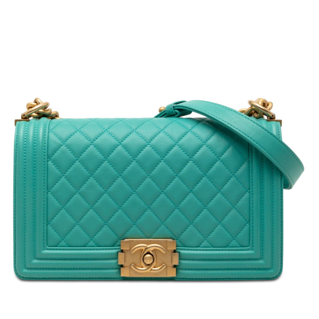 Chanel Old Medium Matelassé Cuir d’agneau Boy à rabat
