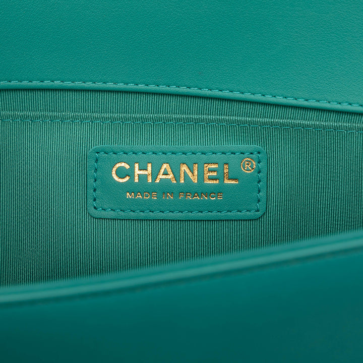 Chanel Old Medium Matelassé Cuir d’agneau Boy à rabat