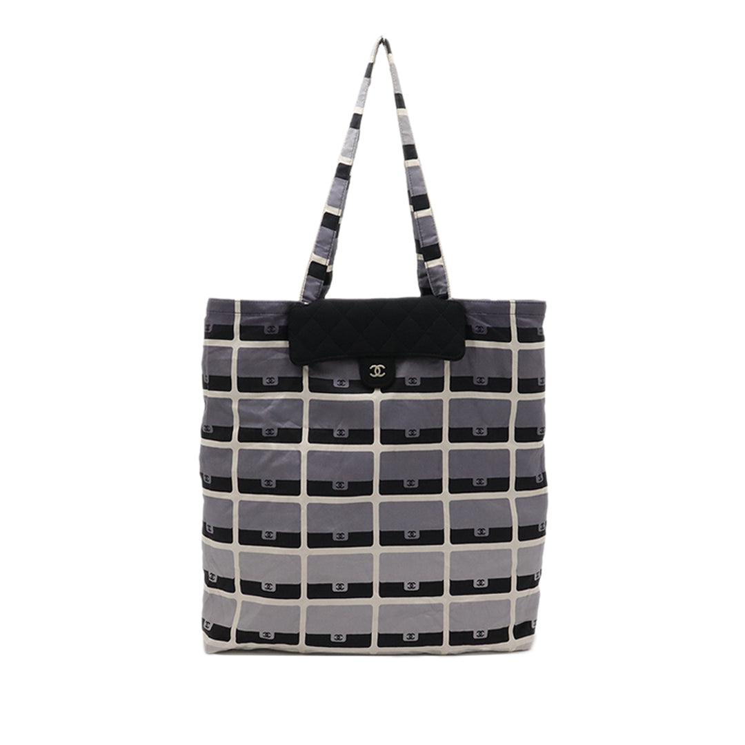 Chanel Toile Graffiti Foldable Shopping Cabas in Jersey à rabat