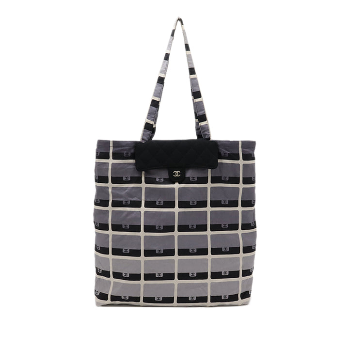 Chanel Toile Graffiti Foldable Shopping Cabas in Jersey à rabat