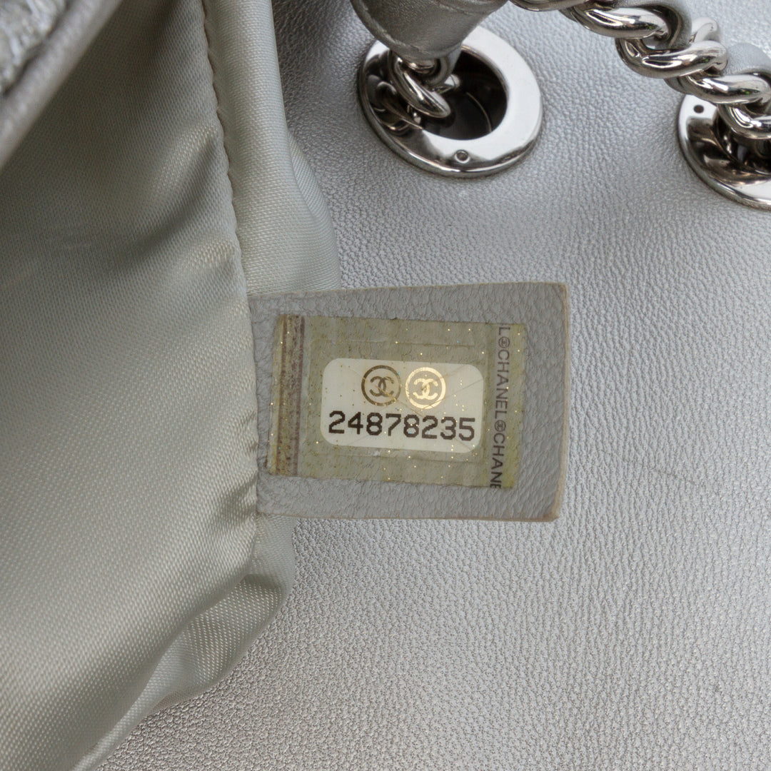 Chanel Medium Quilted Lurex Ground Control Pluto Glitter Flap Argenté
