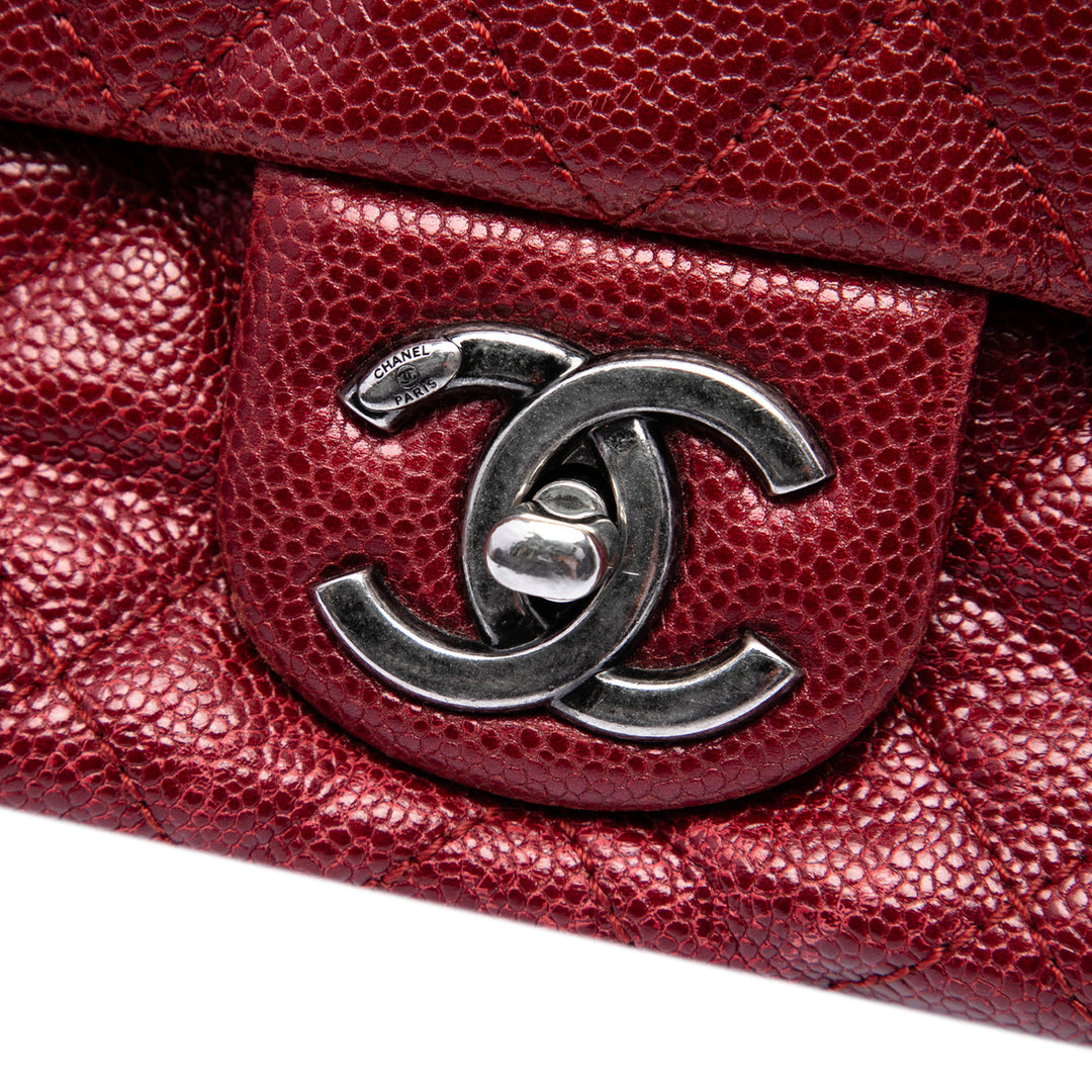 Chanel Jumbo Matelassé Iridescent Caviar Easy à rabat