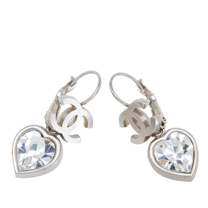 Chanel Argenté Plated CC Crystal Heart Drop Lever Back Boucle d’oreilles Argenté