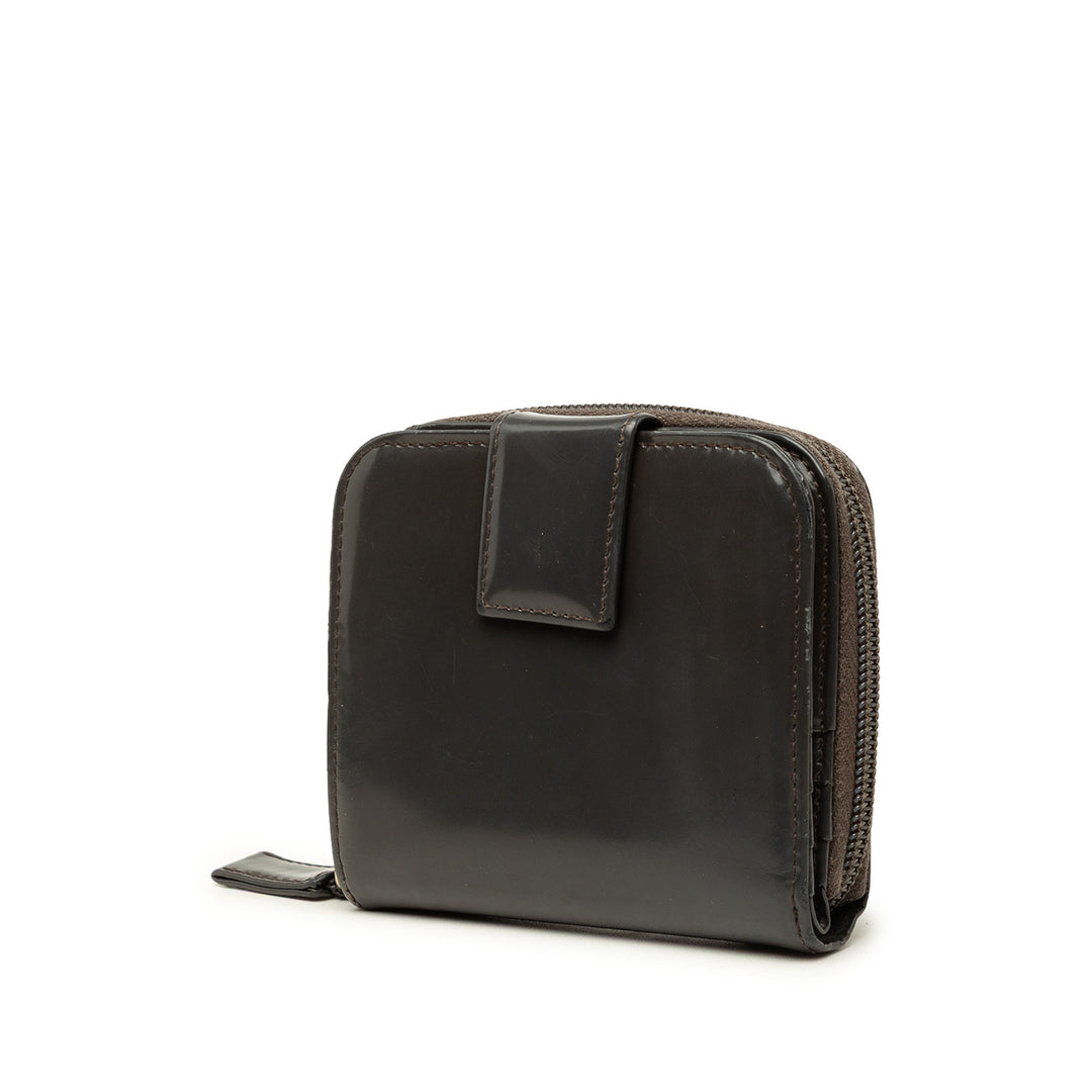 Prada Portefeuille Compact Zippé Cuir de veau Marron – vue 2 – GABY PARIS