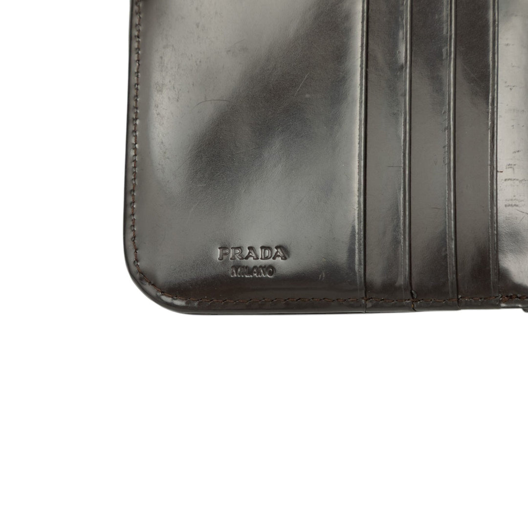 Prada Portefeuille Compact Zippé Cuir de veau Marron – vue 6 – GABY PARIS