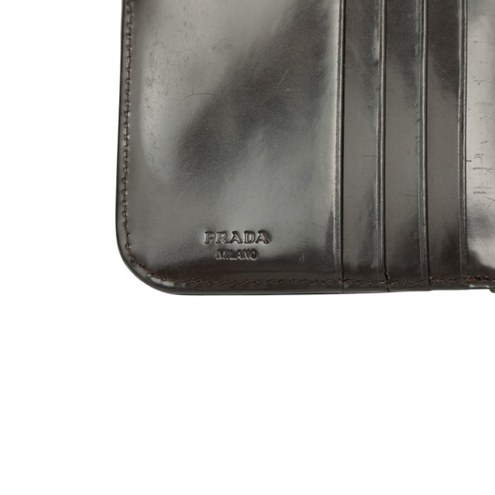 Prada Portefeuille Compact Zippé Cuir de veau Marron – vue 6 – GABY PARIS