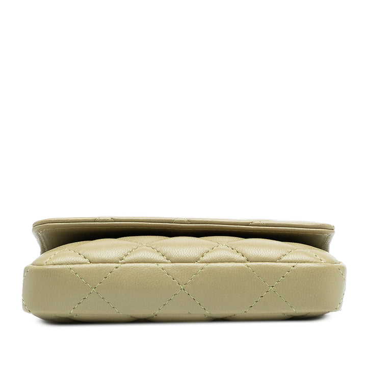 Chanel Cuir d’agneau Enamel Coco Hearts Pochette with Chain Vert – GABY PARIS Authentique