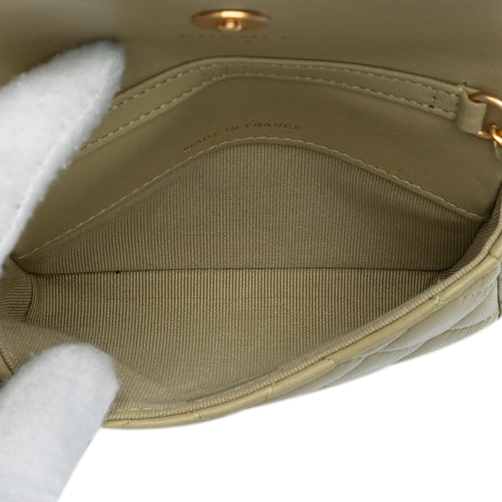 Chanel Cuir d’agneau Enamel Coco Hearts Pochette with Chain Vert – GABY PARIS Authentique