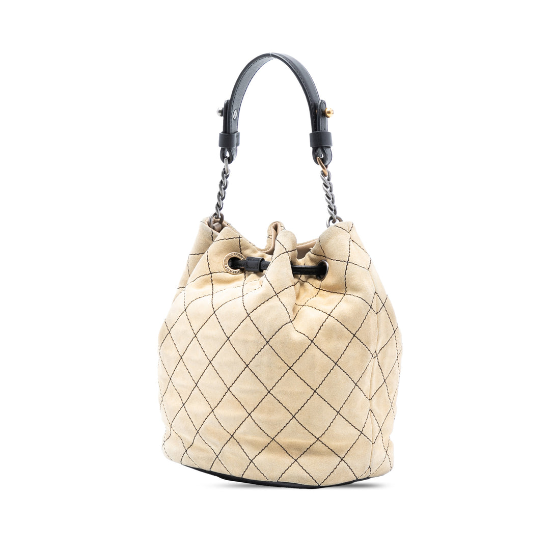 Chanel CC Daim Wild Stitch Bucket Sac