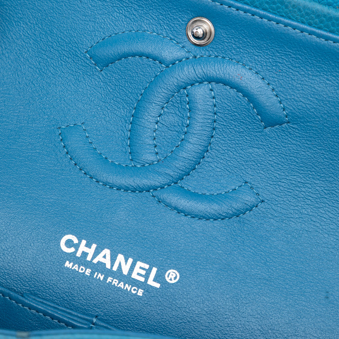 Chanel Medium Classic Caviar Double rabat Bleu – GABY PARIS Authentique