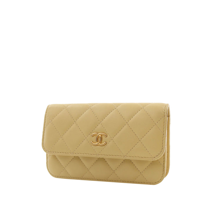 Chanel CC Matelassé Pochette avec chaîne Cuir d'agneau Jaune – vue 10 – GABY PARIS