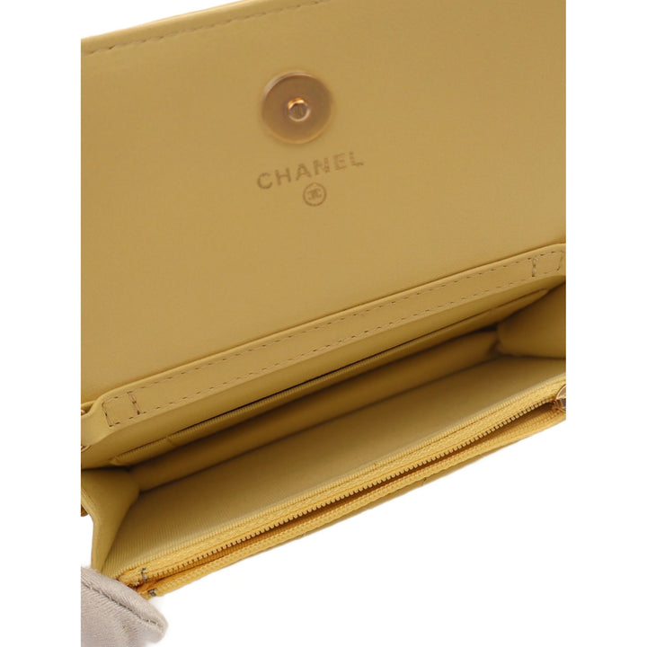 Chanel CC Matelassé Pochette avec chaîne Cuir d'agneau Jaune – vue 4 – GABY PARIS