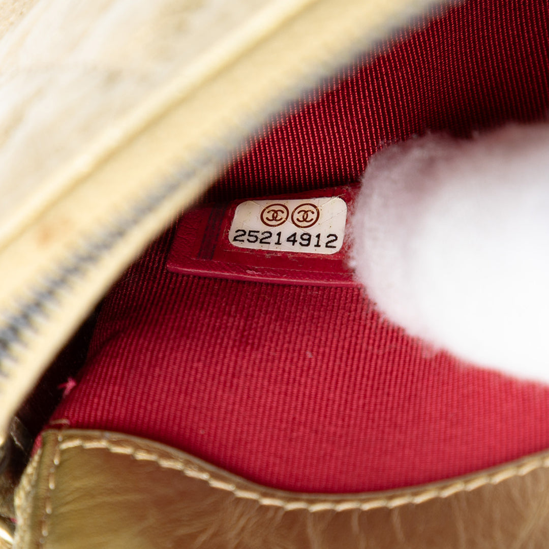 Chanel Matelassé Metallic vieilli Cuir de veau Gabrielle Pochette avec chaîne