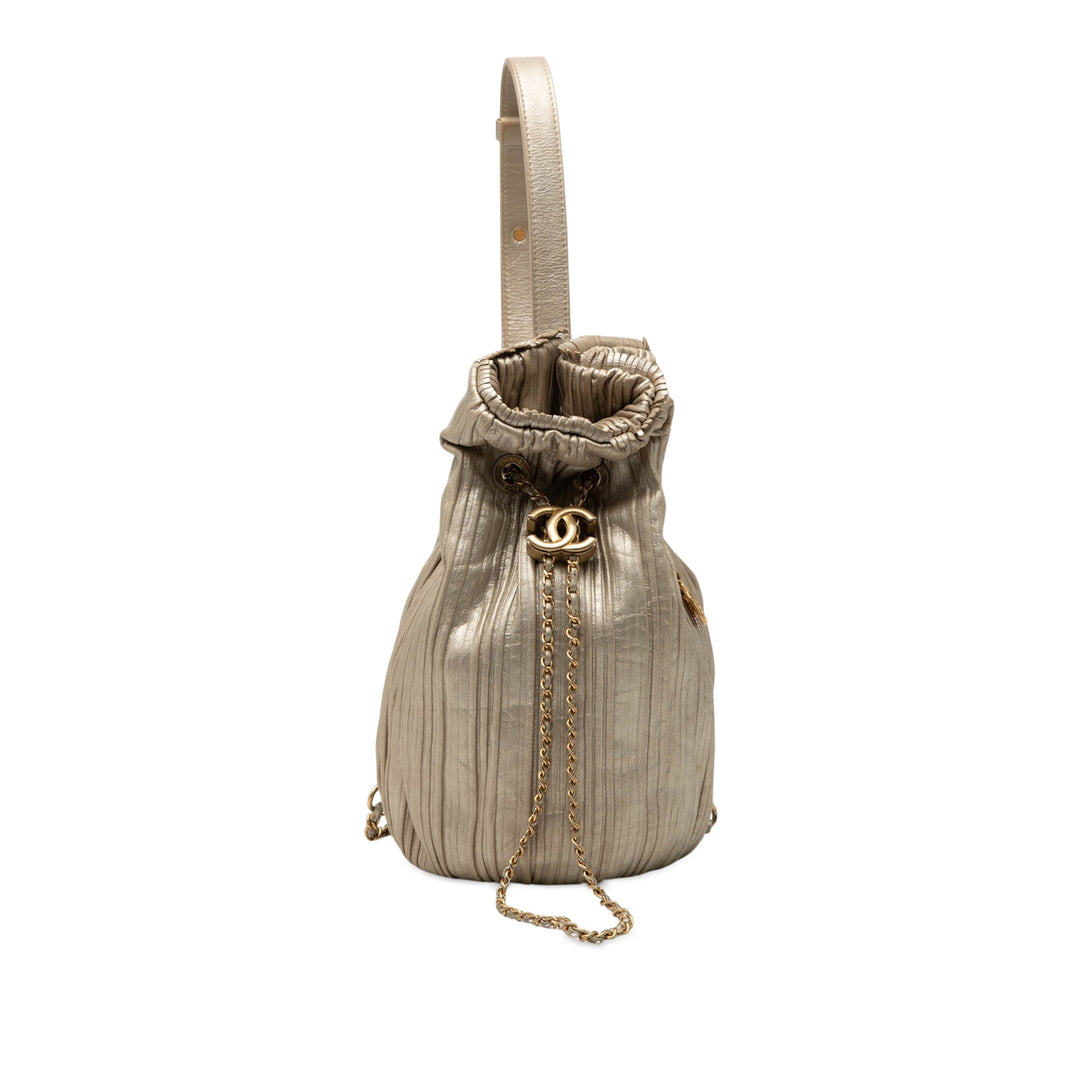 Chanel Small Metallic Cuir de veau Coco Pleats Drawstring Sac à dos