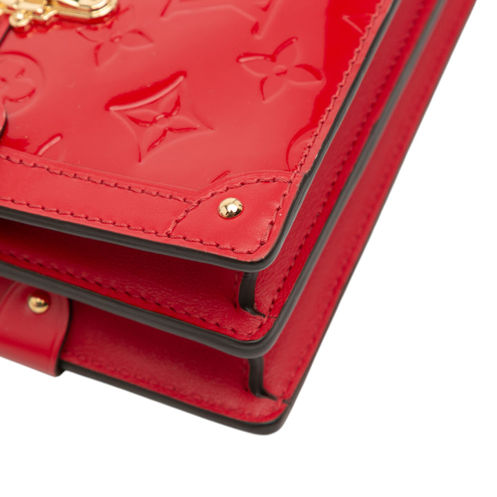 Louis Vuitton Monogram Vernis Trunk Pochette Rouge – GABY PARIS Authentique
