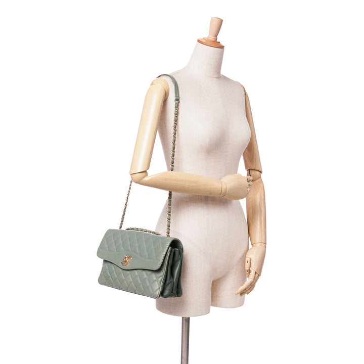 Large Quilted Lambskin Daily Companion Flap Green - Gaby Paris