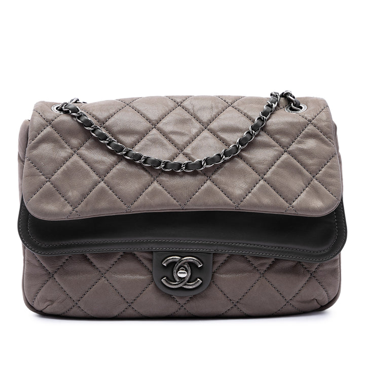 Chanel Sac porté épaule Matelassé Irisé In the Mix Double rabat Jumbo Cuir de veau Marron – vue principale – GABY PARIS
