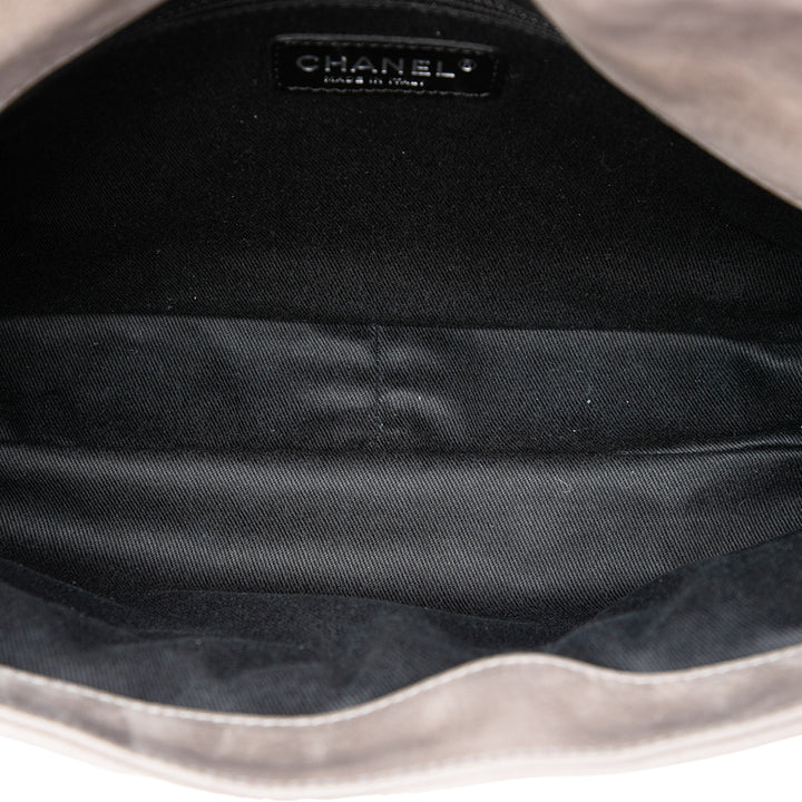 Chanel Sac porté épaule Matelassé Irisé In the Mix Double rabat Jumbo Cuir de veau Marron – vue 4 – GABY PARIS