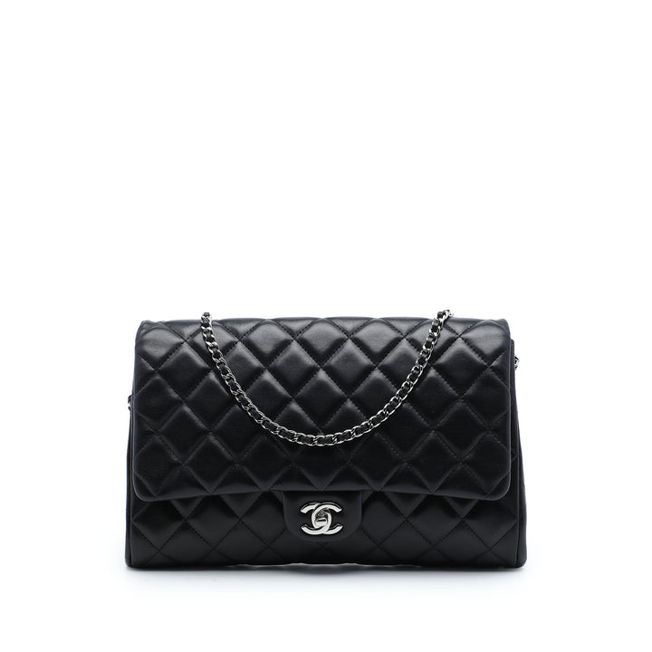 CC Matelassé à rabat Pochette avec chaîne Cuir d'agneau Noir