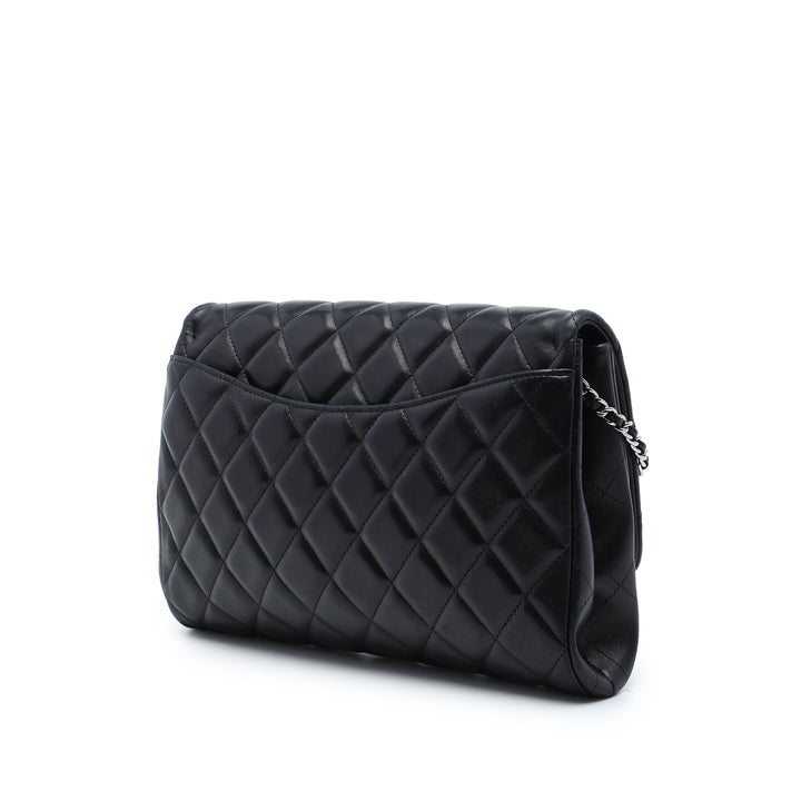 CC Matelassé à rabat Pochette avec chaîne Cuir d'agneau Noir
