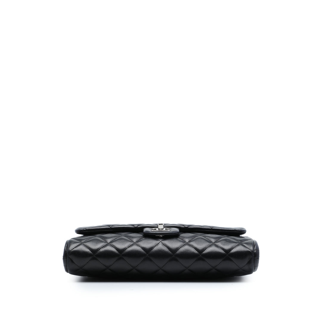 CC Matelassé à rabat Pochette avec chaîne Cuir d'agneau Noir