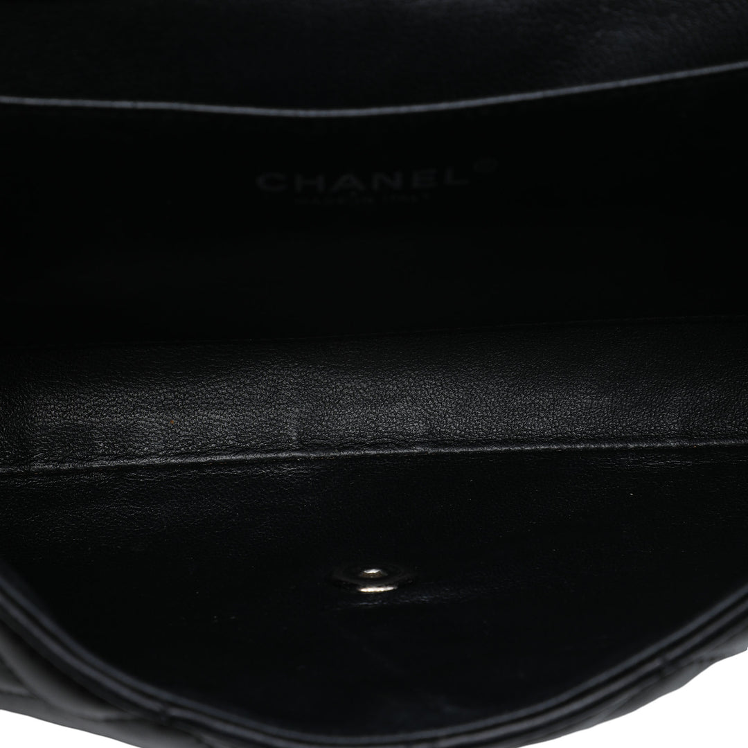CC Matelassé à rabat Pochette avec chaîne Cuir d'agneau Noir