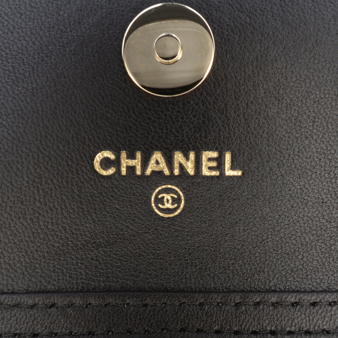 Chanel CC Matelassé Cuir d’agneau Strass Pochette avec chaîne