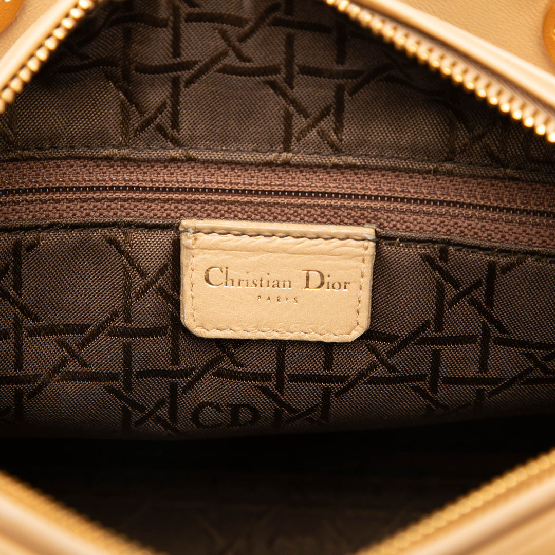 Dior Medium Cuir d’agneau Cannage Lady Dior