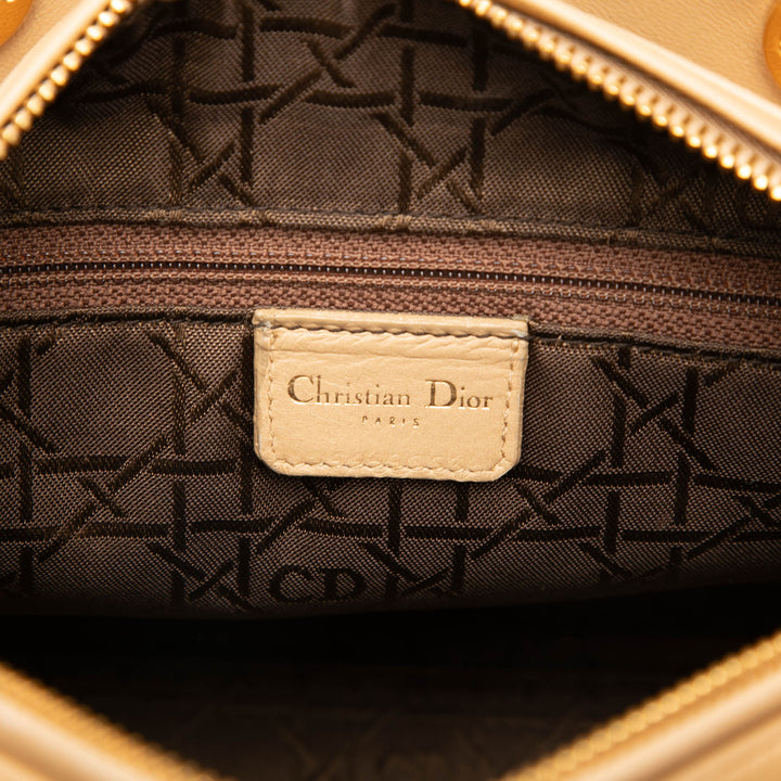Dior Medium Cuir d’agneau Cannage Lady Dior