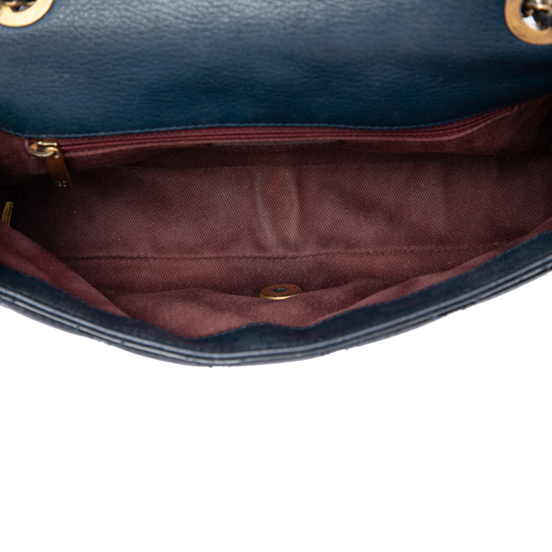 Chanel Paris Salzburg Medium Cuir verni et Cuir de chèvre CC Œillets à rabat