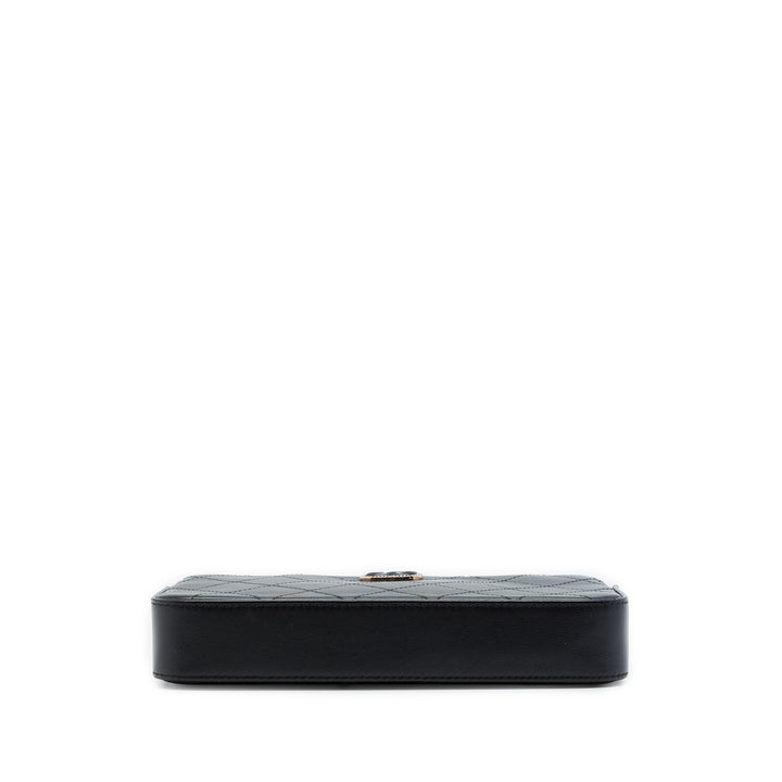 Chanel CC Matelassé Double Zippé Pochette avec chaîne Cuir de veau Noir – vue 3 – GABY PARIS