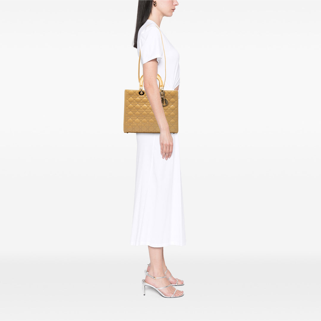 Dior Large Cuir verni Cannage Lady Dior