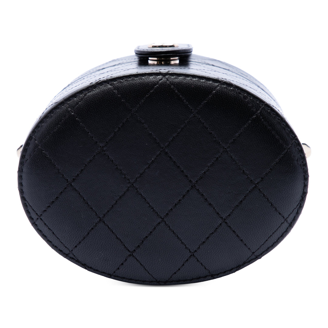 Chanel CC Matelassé Cuir d’agneau Rond Vanity Pochette avec chaîne