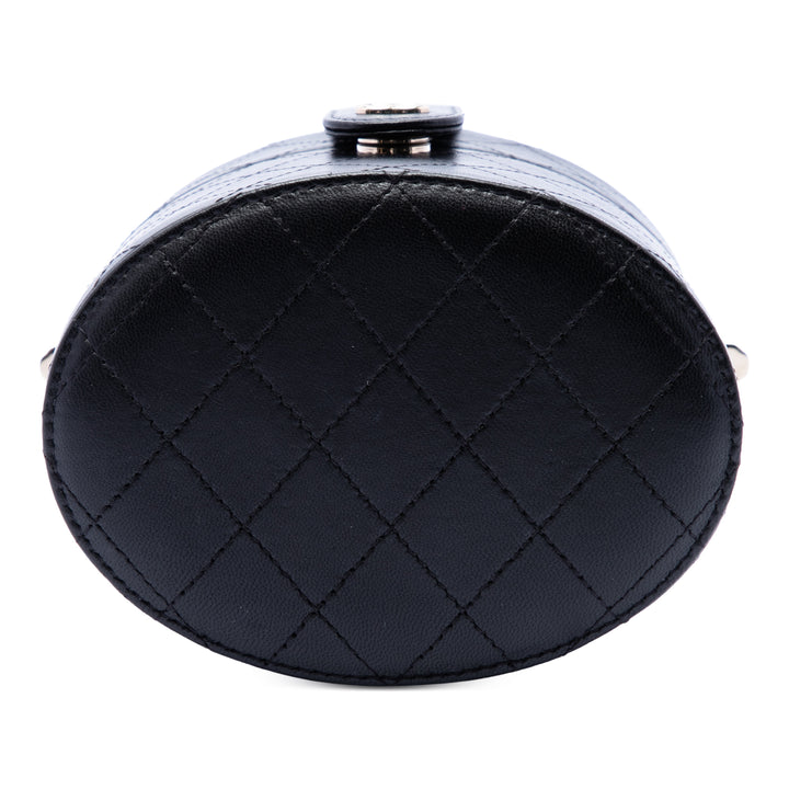 Chanel CC Matelassé Cuir d’agneau Rond Vanity Pochette avec chaîne