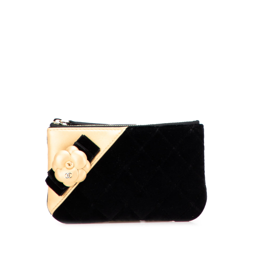 CC Quilted Velvet Camellia Pouch Black - Gaby Paris
