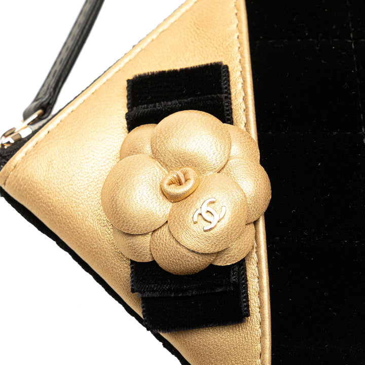 CC Quilted Velvet Camellia Pouch Black - Gaby Paris