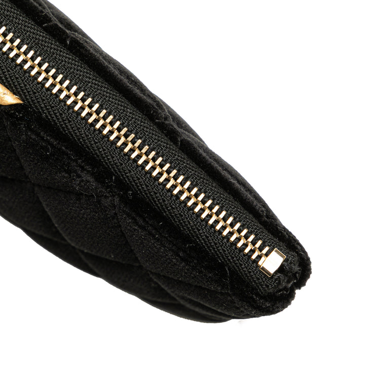 CC Quilted Velvet Camellia Pouch Black - Gaby Paris
