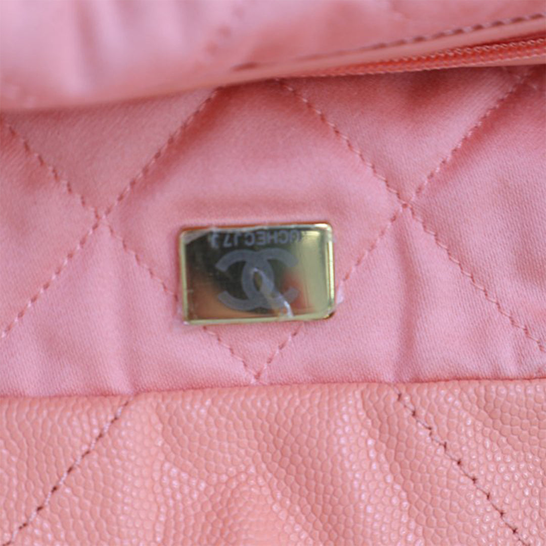 Chanel Small Matelassé Caviar 22 Sac à main